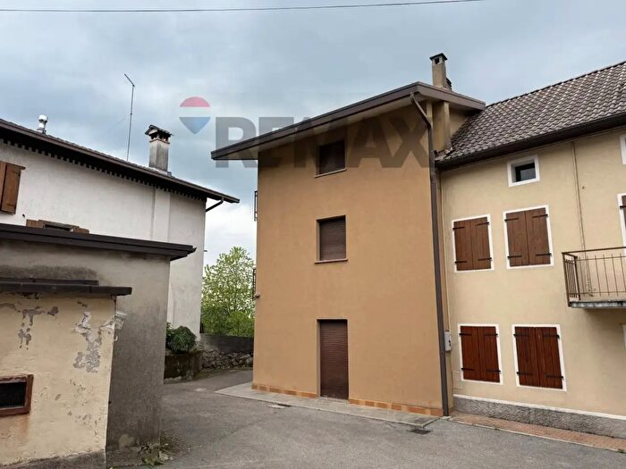 Casa con 6 locali in vendita in Via Carve, Borgo Valbelluna