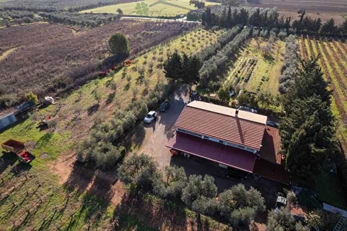 Casa con 8 locali in vendita in Strada Cava del Gesso, Capalbio