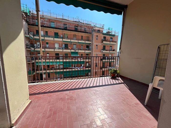 Appartamento quadrilocale in vendita in Via Giovanni Arrivabene Genova, Genova