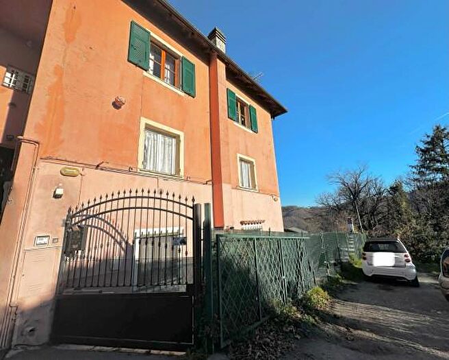 Appartamento quadrilocale in vendita in Via Rodi, Mignanego