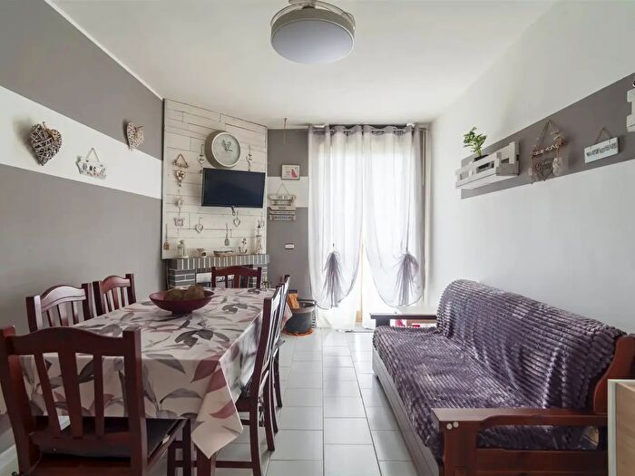 Appartamento trilocale in vendita in Roseto Capo Spulico