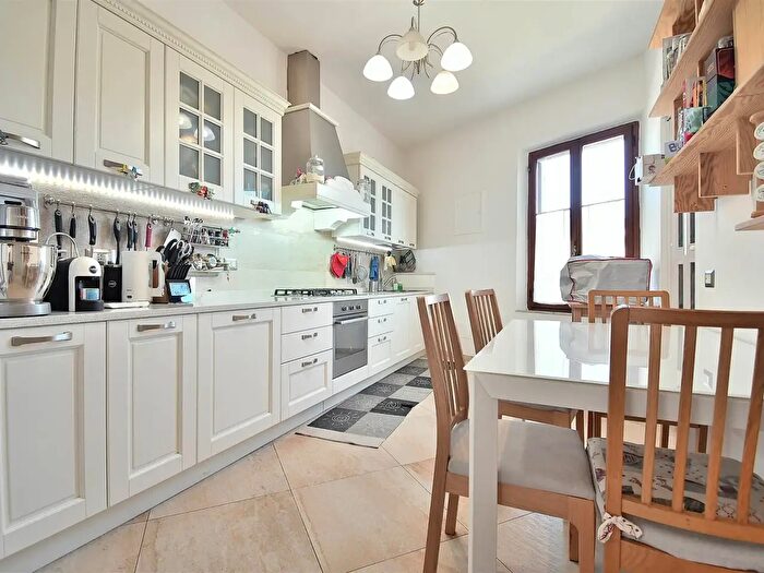 Appartamento con 5 locali in vendita in Strada degli Agostoli, Siena