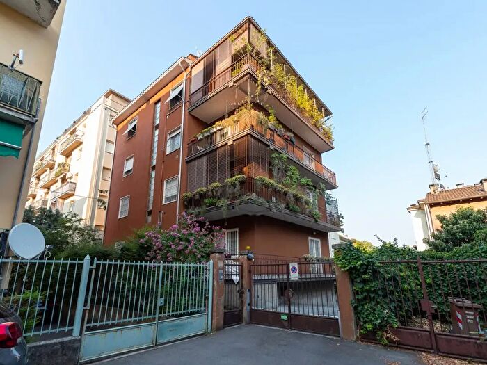 Appartamento con 5 locali in vendita in Via Castone di Rezzonico, Parma