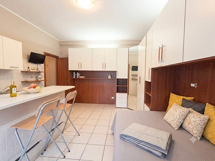 Appartamento monolocale in affitto in Via Monte Rosa, Centro, Rozzano