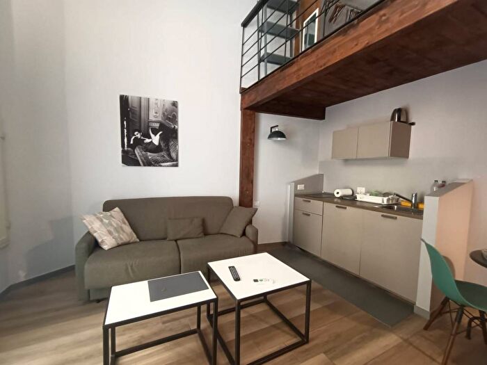 Appartamento bilocale in affitto in Via Santa Maria la Nova, Centro Storico, Napoli