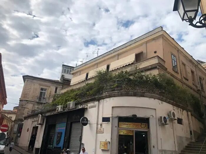 Appartamento con 6 locali in vendita in Salita II del Rosario, Catanzaro