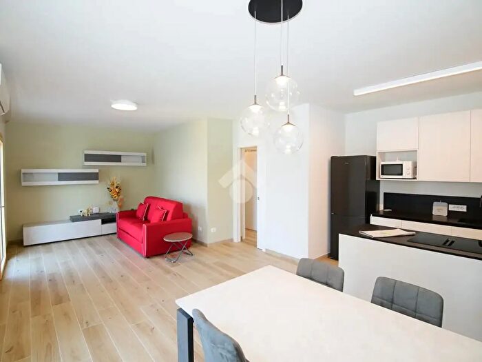 Appartamento bilocale in affitto in Via Ugo Foscolo, Brenzone