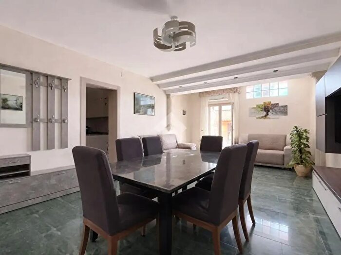 Casa con 6 locali in vendita in Via Pietro Scaramuzzi, San Giovanni Rotondo