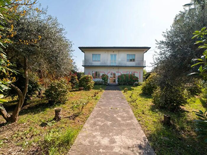 Casa con 7 locali in vendita in Via Umberto I, Arzergrande
