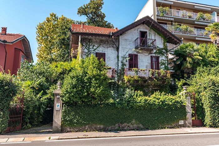 Casa con 5 locali in vendita in Verbania