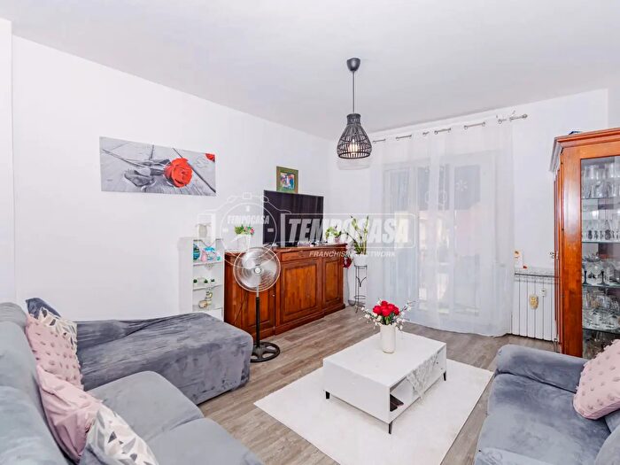 Appartamento bilocale in vendita in Via Oltrepò, Vigevano