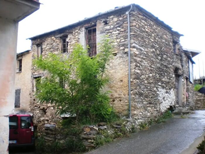 Casa con 6 locali in vendita in Frazione Barbei Snc, Pornassio