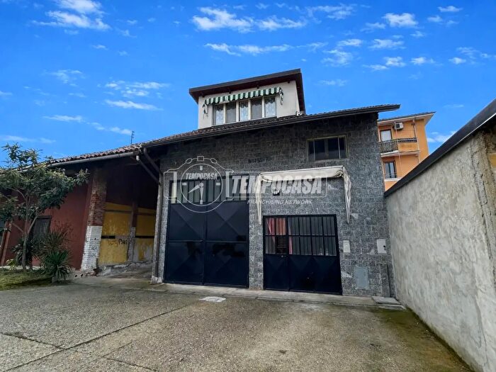 Appartamento trilocale in vendita in Rivarolo Canavese