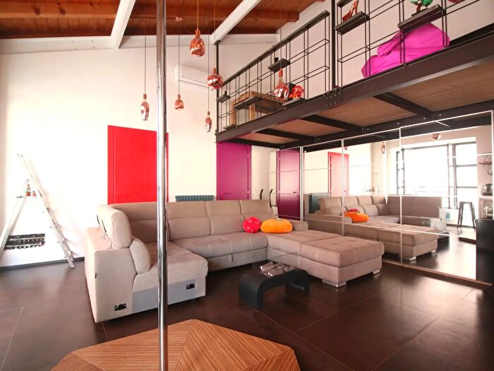 Appartamento trilocale in vendita in Via Francesco Anzani, Como