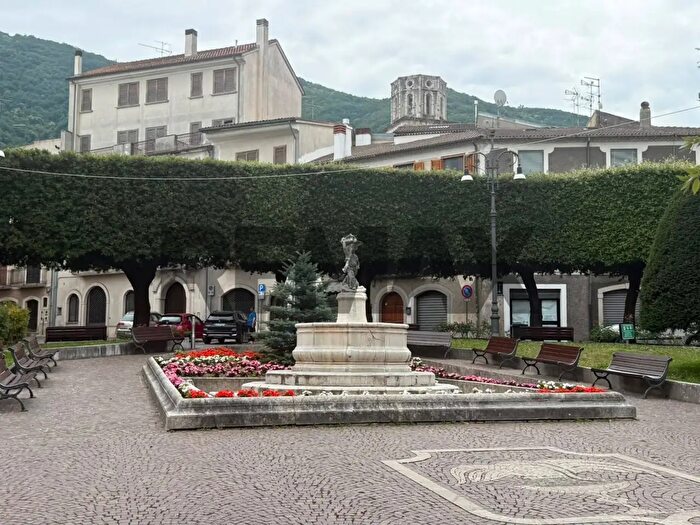 Appartamento con 5 locali in vendita in Via Bonelli, Bagnoli Irpino