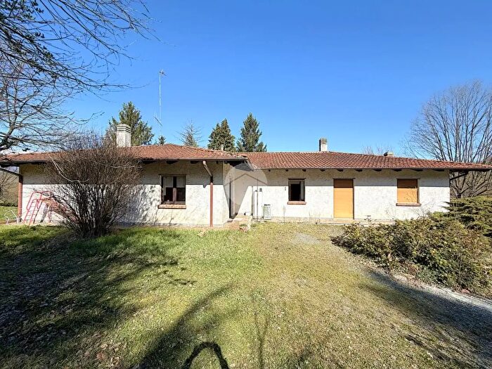 Casa con 8 locali in vendita in Str Pianca, Trana