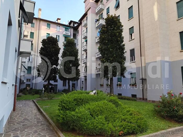 Appartamento trilocale in vendita in Via Rimembranze di Greco, Milano