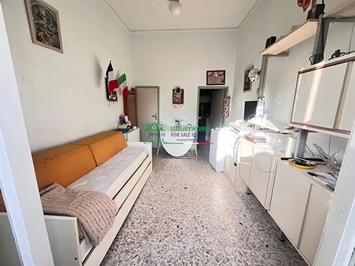 Appartamento quadrilocale in vendita in Via Vittoria, Comiso