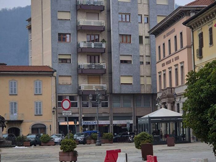 Appartamento trilocale in affitto in Piazza Giuseppe Mazzini, Centro, Borgosesia