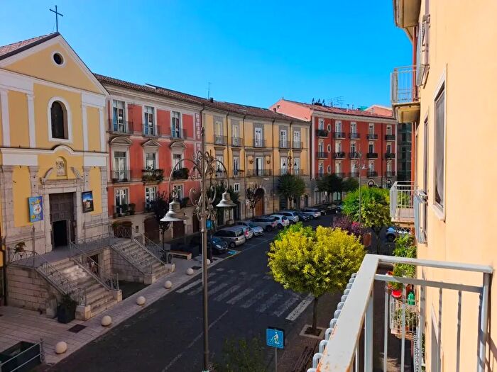 Appartamento quadrilocale in vendita in Corso Umberto, Avellino