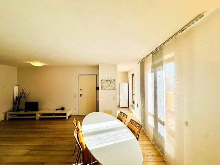 Appartamento trilocale in affitto in Camaiore