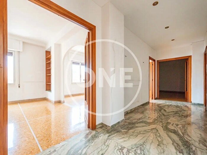 Appartamento con 5 locali in vendita in Via Filippo Civinini, Roma