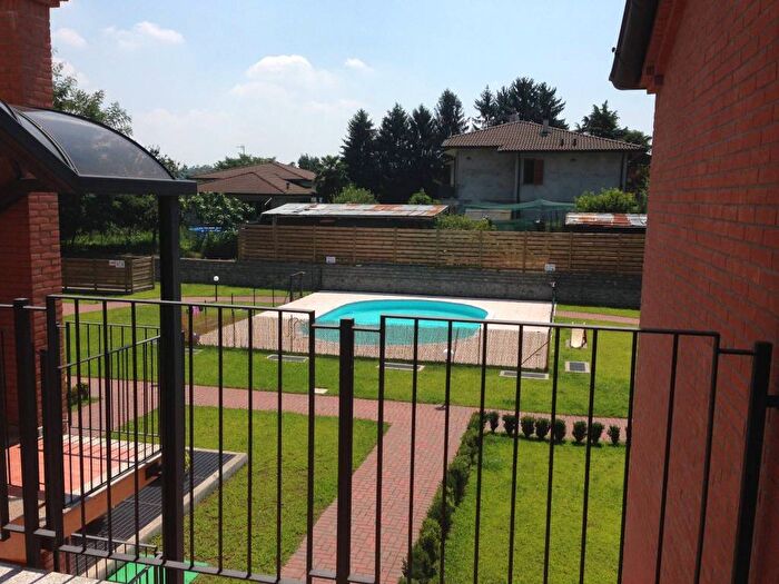 Casa bilocale in affitto in Via Edmondo De Amicis, Varano Borghi