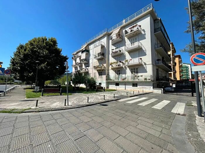 Appartamento quadrilocale in vendita in Piazza Gaetano Perugini, Avellino