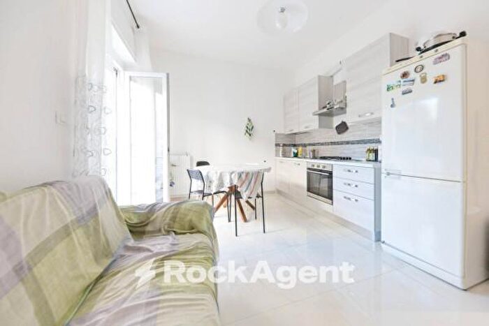 Appartamento quadrilocale in vendita in Via alla Costa di Teglia b, Genova