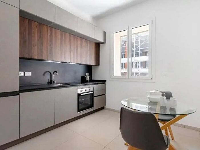 Appartamento con 6 locali in vendita in Via San Gregorio, Milano