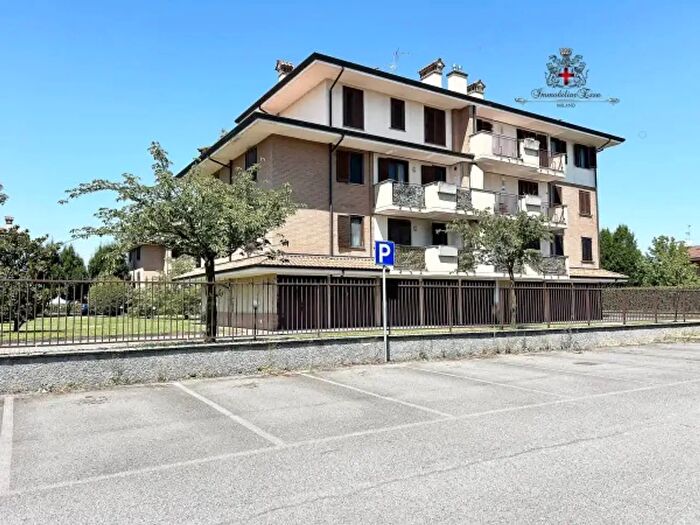Appartamento trilocale in affitto in Via Gaetano Donizetti, Casarile