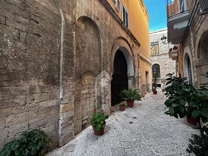 Appartamento quadrilocale in vendita in Strada Incuria, Bari