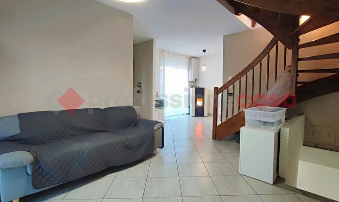 Casa quadrilocale in vendita in Via Salvator Allende, Locate Di Triulzi