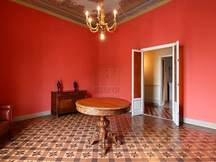 Appartamento con 7 locali in vendita in Piazzale Boccherini, Lucca