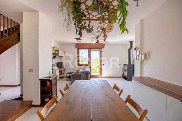 Appartamento con 5 locali in vendita in Viale Fiume, Vicenza