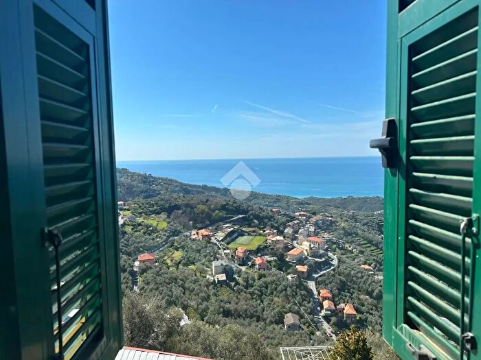 Casa con 5 locali in vendita in Via Giuseppe Raffo, Cogorno