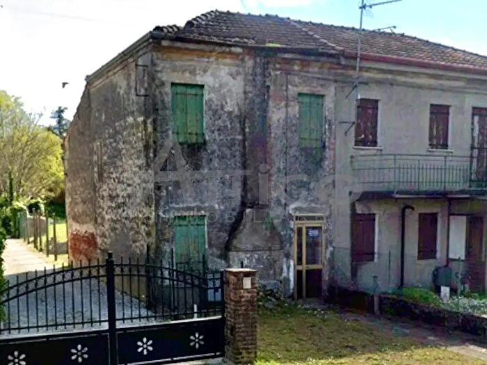 Casa quadrilocale in vendita in Via XXV Aprile, Pontecchio Polesine