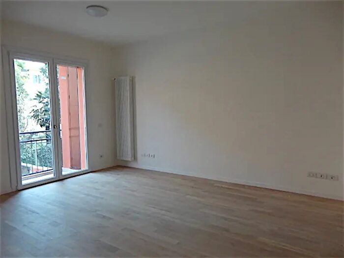 Appartamento trilocale in affitto in Via Muratori, Padova