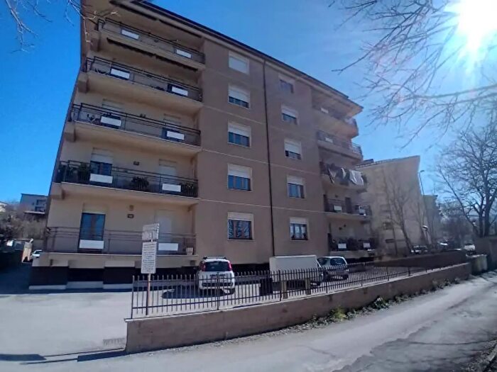 Appartamento con 5 locali in vendita in Via San Giustino De Jacobis, LAquila