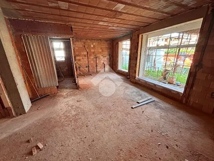 Appartamento trilocale in vendita in Via Caravaggio, Limbiate