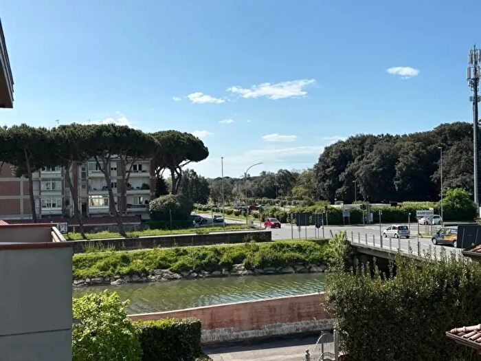 Appartamento trilocale in vendita in Camaiore