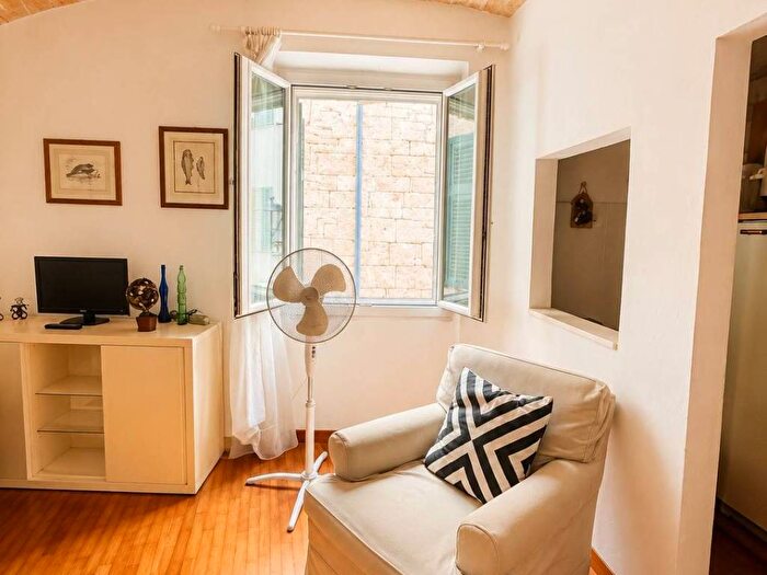 Appartamento bilocale in affitto in Via Santa Barbara, Centro Storico, Alghero