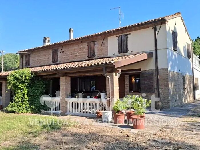 Casa con 6 locali in vendita in Strada della Bocca del Lupo, Pesaro