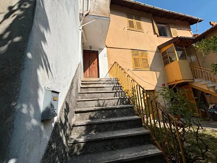Casa bilocale in vendita in Via Primo Maggio, Sant'Olcese
