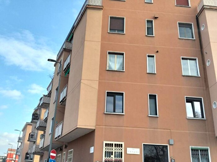 Appartamento trilocale in affitto in Via Tofane, Turro, Milano