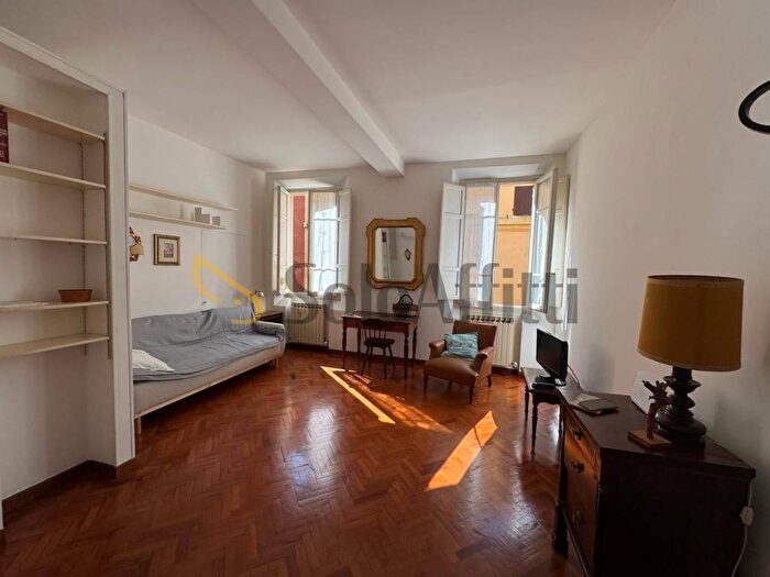 Appartamento bilocale in affitto in Via Cesare Battisti, Centro Storico, Bologna