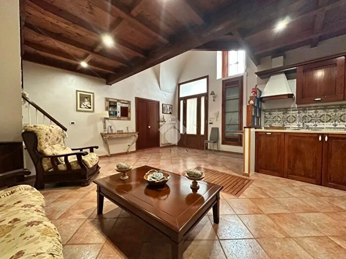 Appartamento quadrilocale in vendita in Via Martiri Fosse Ardeatine, Cerignola