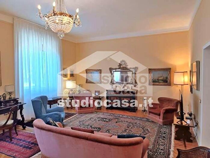 Appartamento quadrilocale in affitto in Centro, Cremona