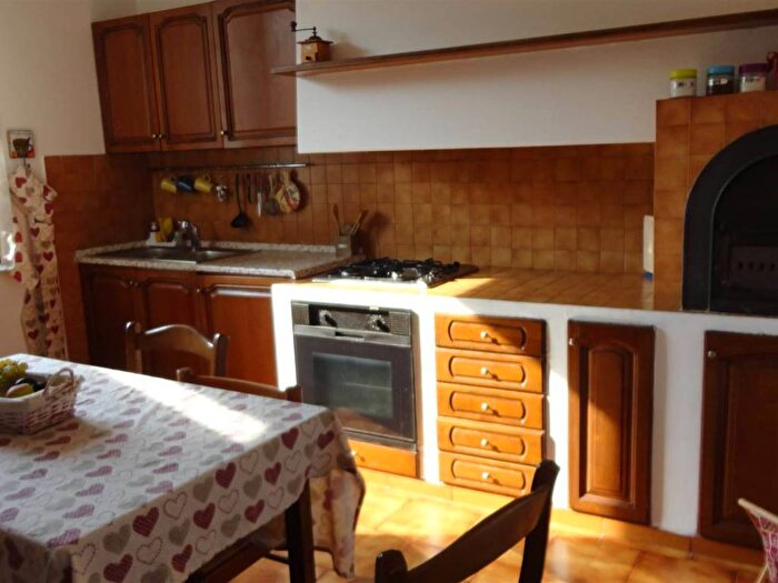 Appartamento con 6 locali in affitto in Bolzaneto, Genova