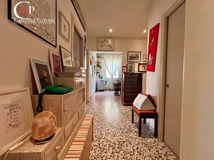 Appartamento quadrilocale in vendita in Via Uguccione della Faggiola, Firenze